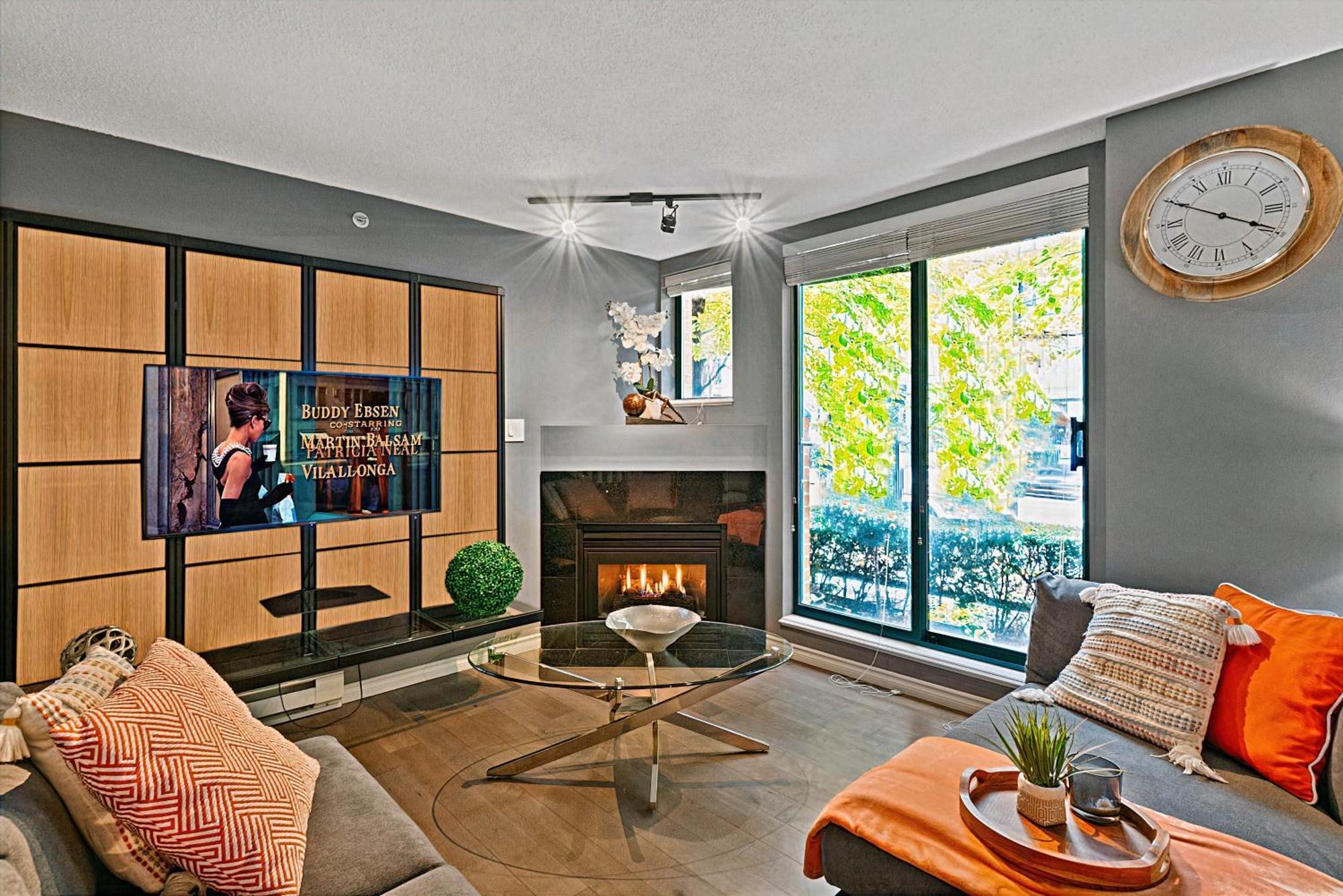 Magnificent 3 Bedroom Duplex In Center Of Yaletown With Fireplace Vancouver Exterior photo